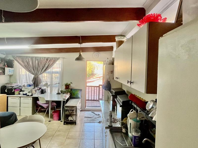 5 Bedroom Property for Sale in Fraaiuitsig Western Cape